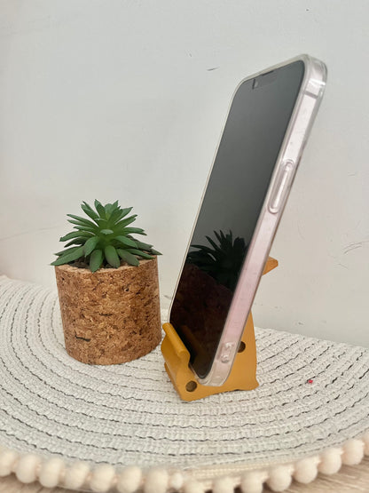 Giraffe phone stand