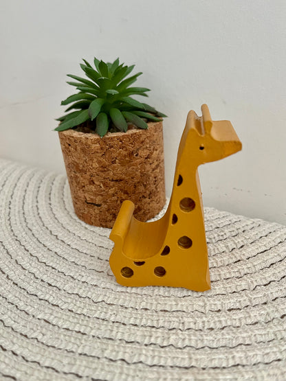 Giraffe phone stand