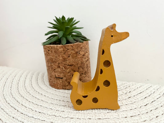 Giraffe phone stand